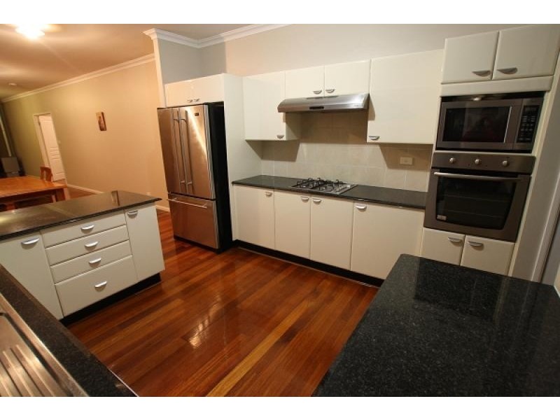 5 The Grange, Picton NSW 2571