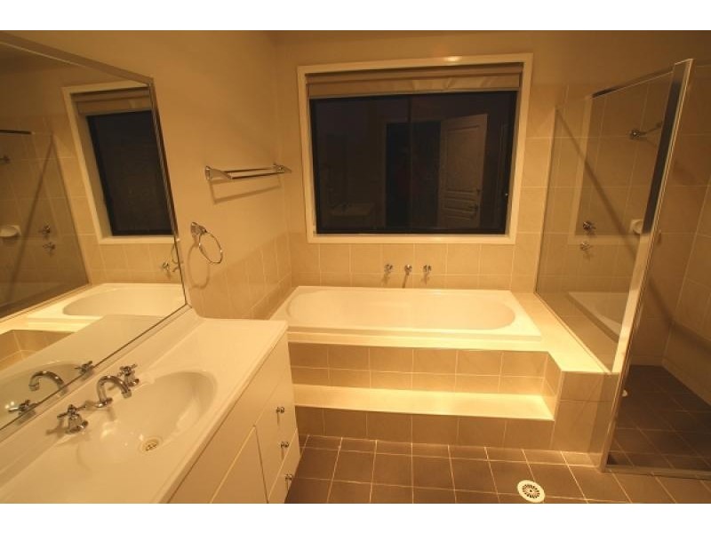 5 The Grange, Picton NSW 2571