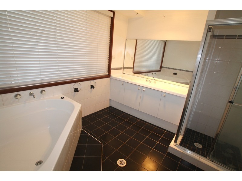 84 West Parade, Buxton NSW 2571
