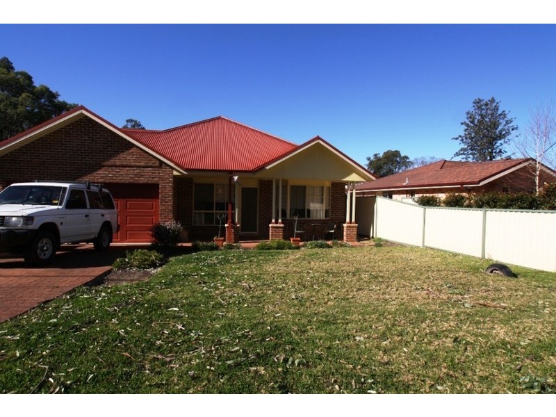 4 Station Street, Thirlmere NSW 2572