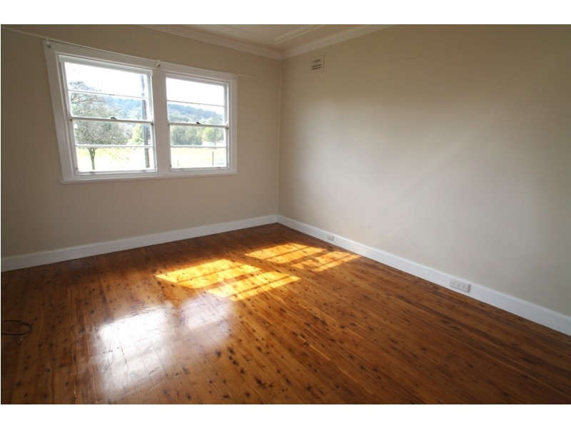 17 Coull Street, Picton NSW 2571