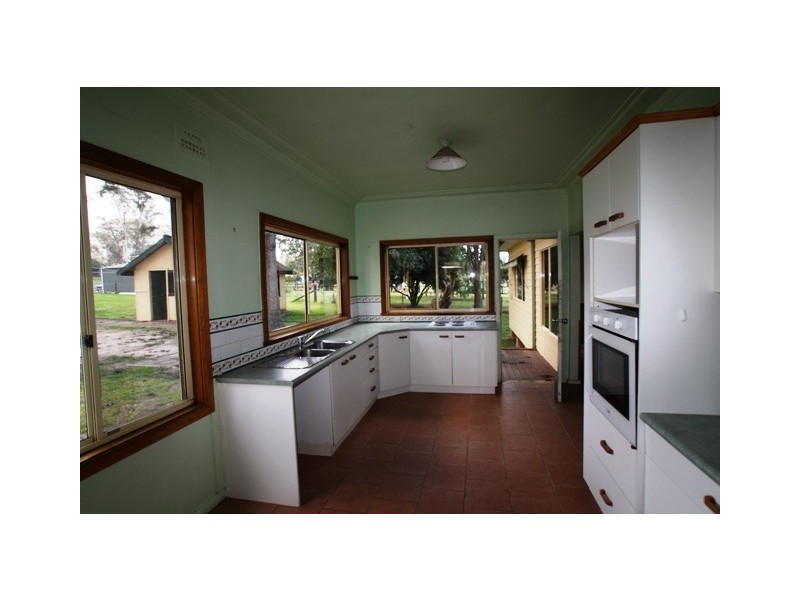 80 River Road, Tahmoor NSW 2573