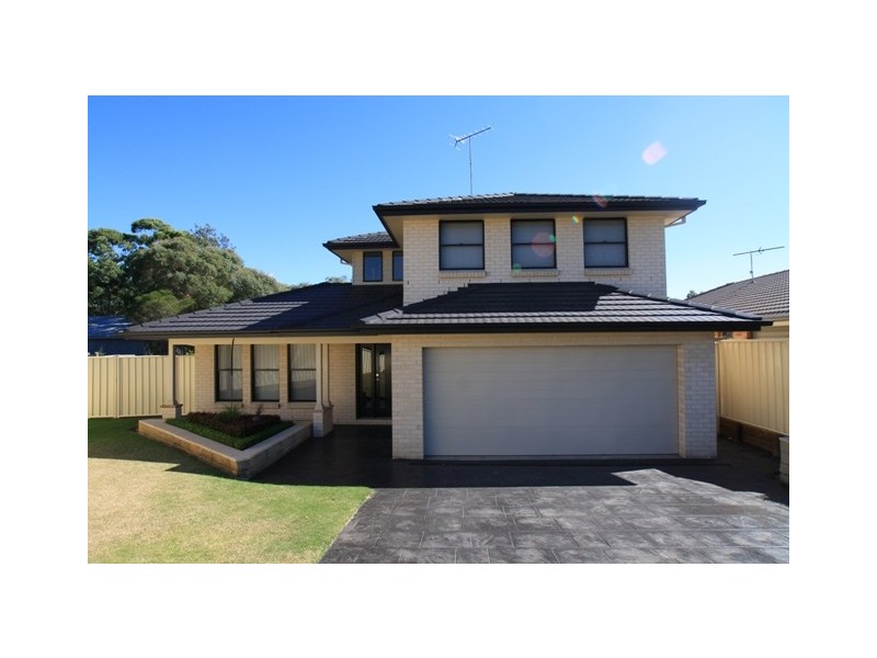 5 McBrien Place, The Oaks NSW 2570