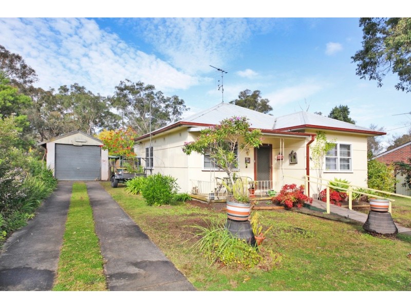 10 Rita Street, Thirlmere NSW 2572