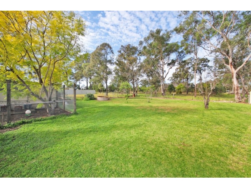 10 Rita Street, Thirlmere NSW 2572