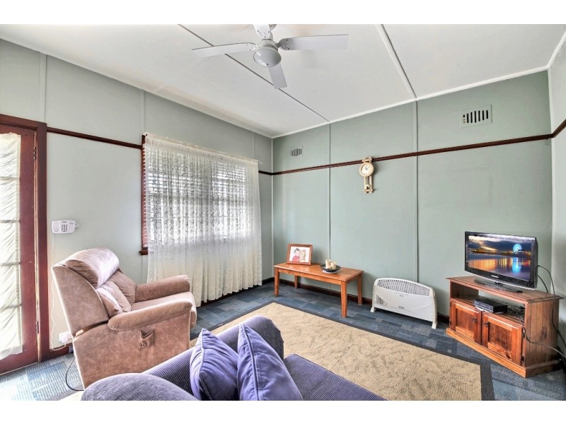 10 Rita Street, Thirlmere NSW 2572