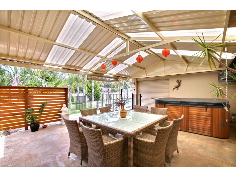 10 Madigan Grove, Thirlmere NSW 2572