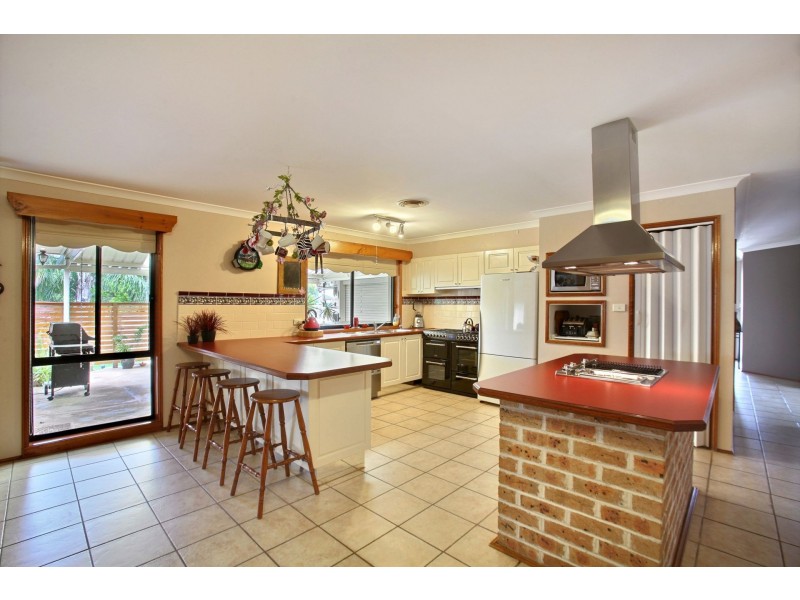 10 Madigan Grove, Thirlmere NSW 2572