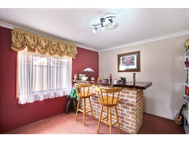 10 Madigan Grove, Thirlmere NSW 2572