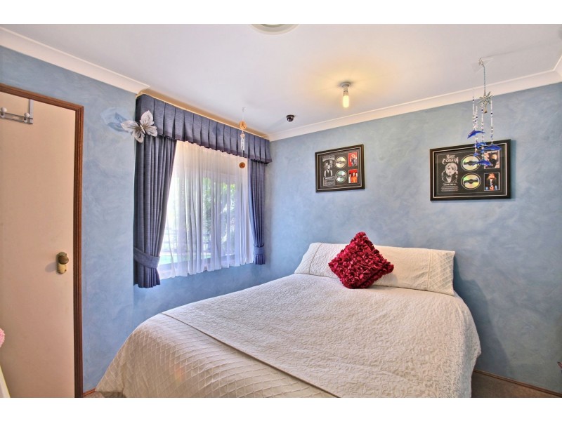 10 Madigan Grove, Thirlmere NSW 2572