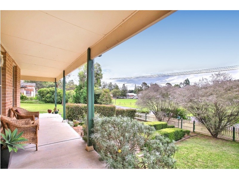 13 Coull Street, Picton NSW 2571