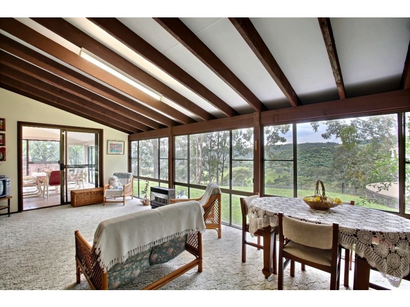 100 Eagles Road, Razorback NSW 2571