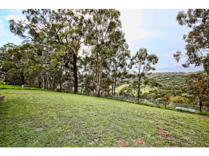 100 Eagles Road, Razorback NSW 2571