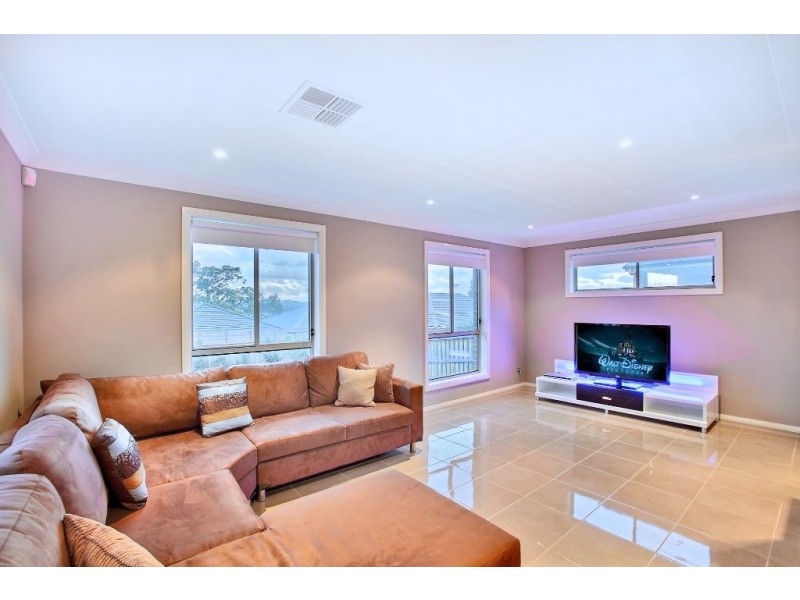 11 Robertson Way, Camden Park NSW 2570
