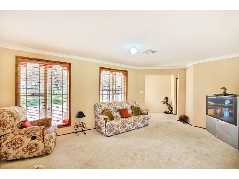 205 Nightingale Road, Pheasants Nest NSW 2574