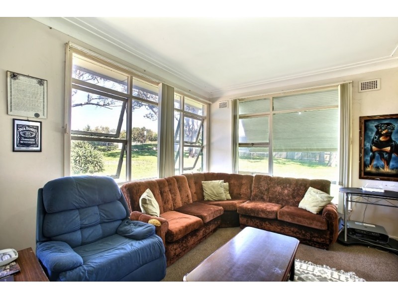 9 Remembrance Drive, Tahmoor NSW 2573