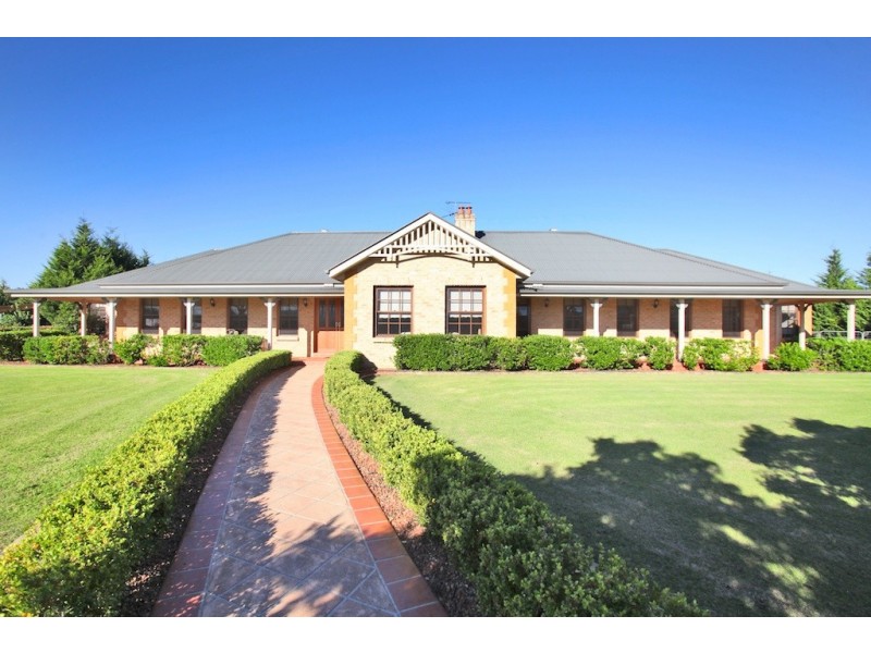 10 Davies Place, Picton NSW 2571