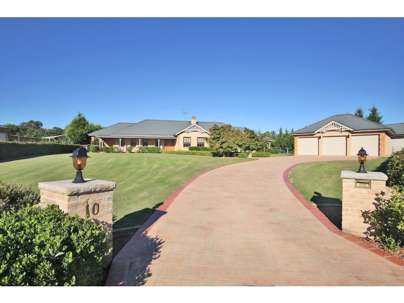 10 Davies Place, Picton NSW 2571