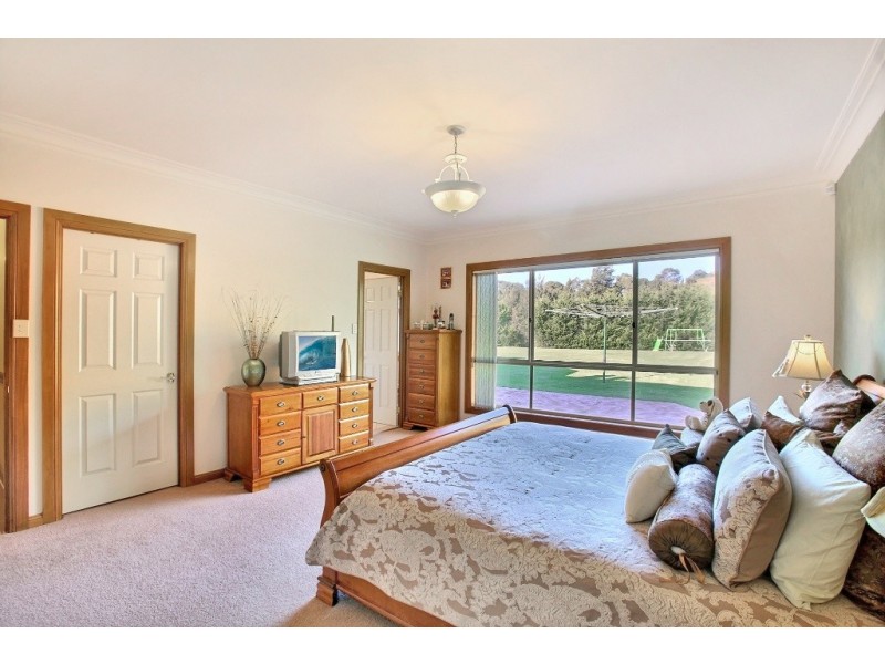 10 Davies Place, Picton NSW 2571