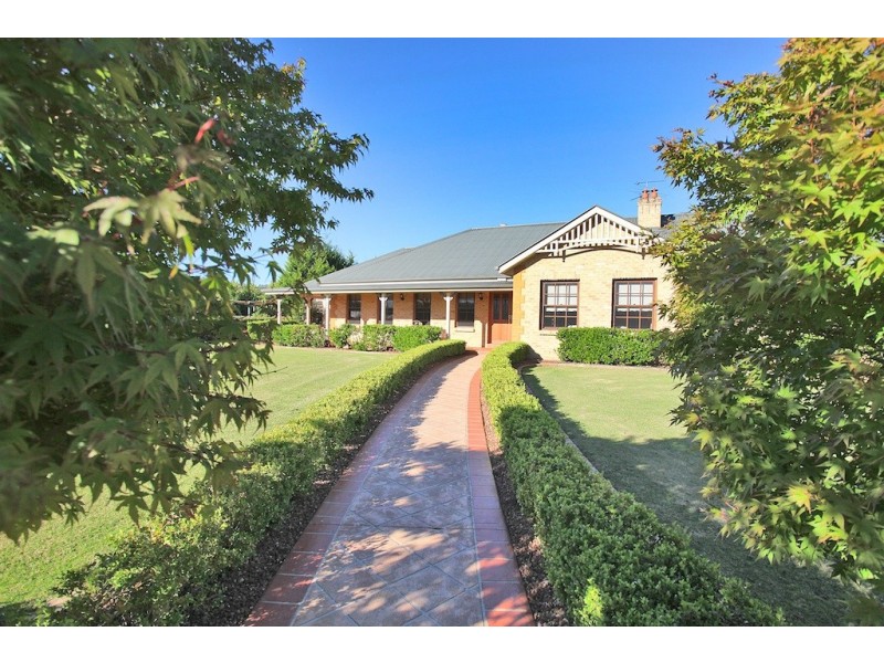 10 Davies Place, Picton NSW 2571