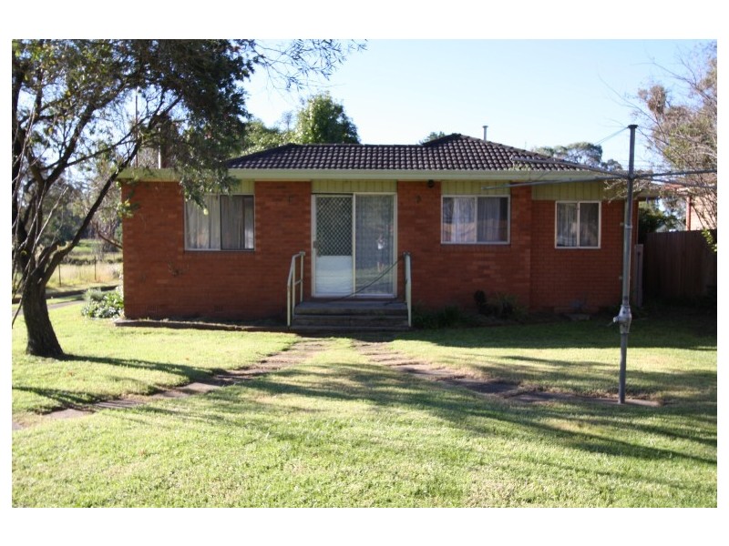 78 Thirlmere Way, Thirlmere NSW 2572