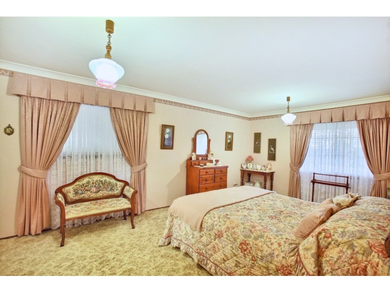 100 Eagles Road, Razorback NSW 2571