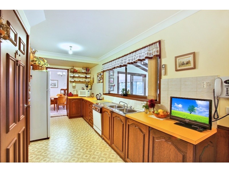 100 Eagles Road, Razorback NSW 2571