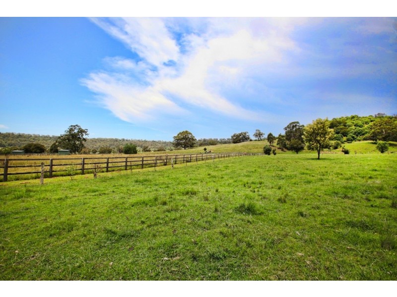 100 Eagles Road, Razorback NSW 2571