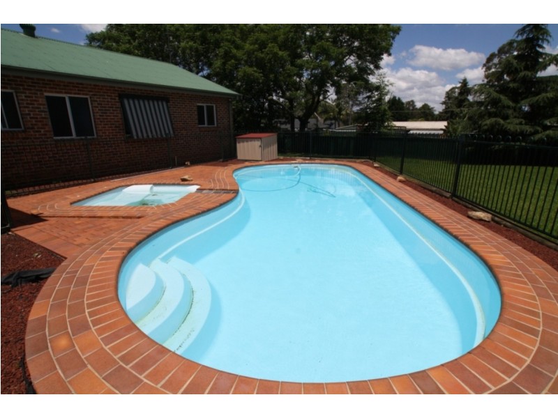 17 Darley Street, Thirlmere NSW 2572