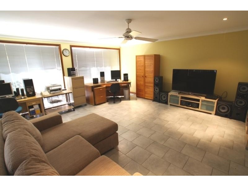 6 Haddon Place, Picton NSW 2571