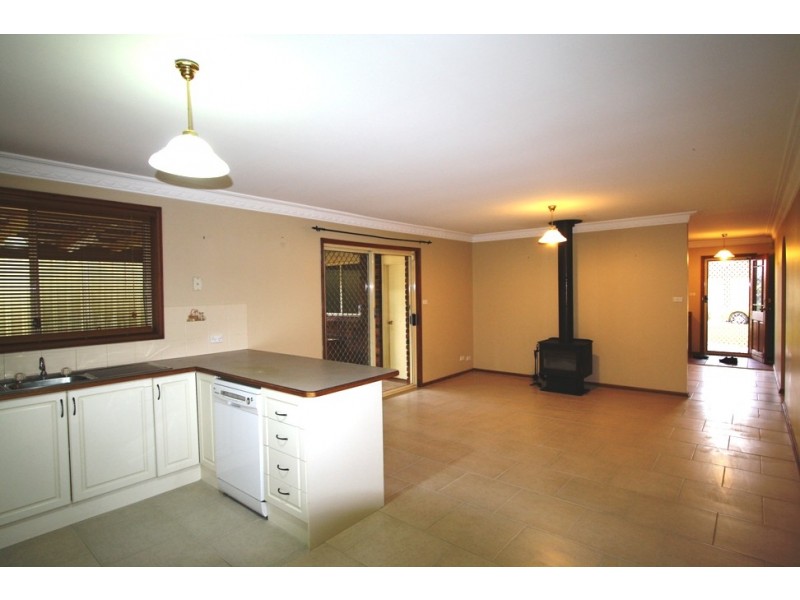 34 Devitt Crescent, The Oaks NSW 2570
