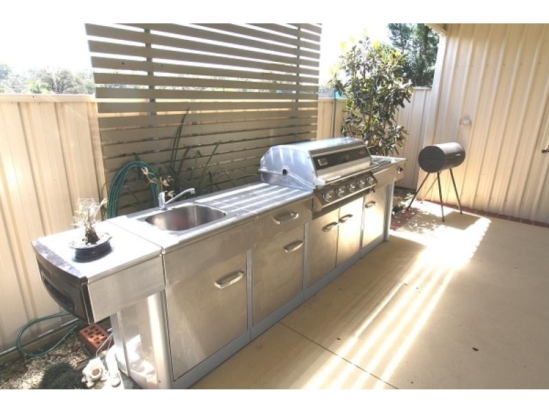 6 Milton Street, Thirlmere NSW 2572