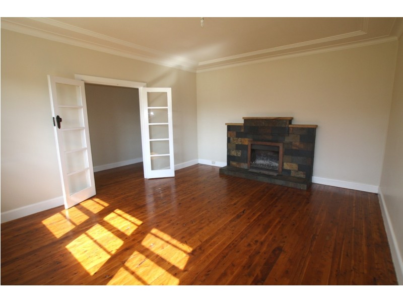 17 Coull Street, Picton NSW 2571