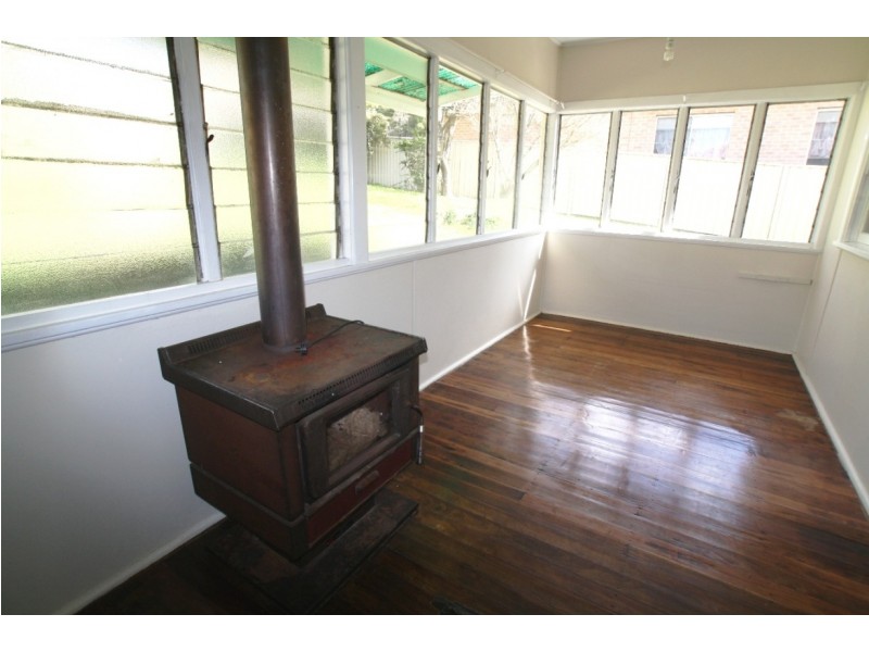 17 Coull Street, Picton NSW 2571