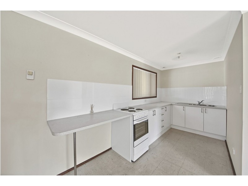 2/17 Cowper St, Picton NSW 2571