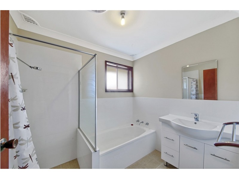 2/17 Cowper St, Picton NSW 2571