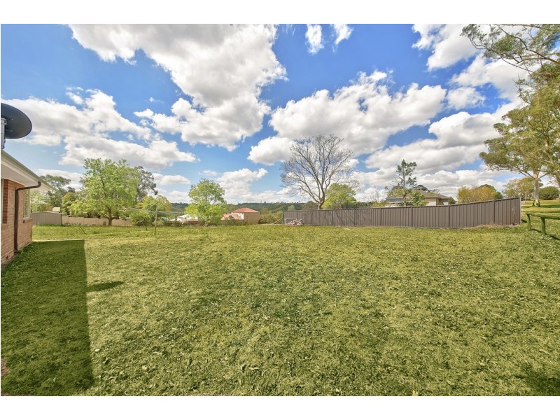 2/17 Cowper St, Picton NSW 2571