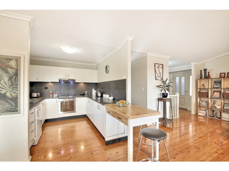 10 Krista Place, Tahmoor NSW 2573