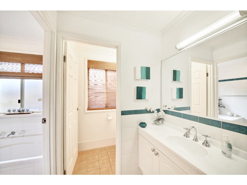 10 Krista Place, Tahmoor NSW 2573