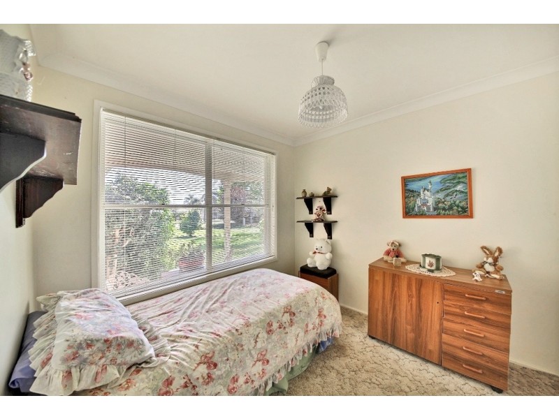 8 Turner Street, Thirlmere NSW 2572