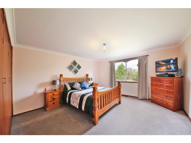 15 Coates Rd, Hill Top NSW 2575
