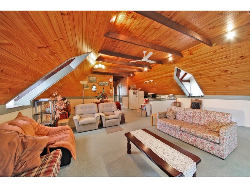 15 Coates Rd, Hill Top NSW 2575