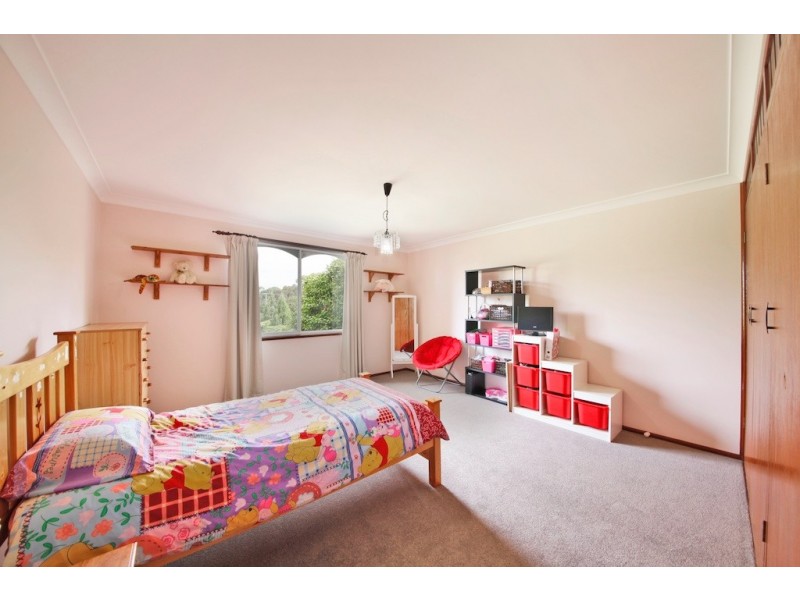 15 Coates Rd, Hill Top NSW 2575