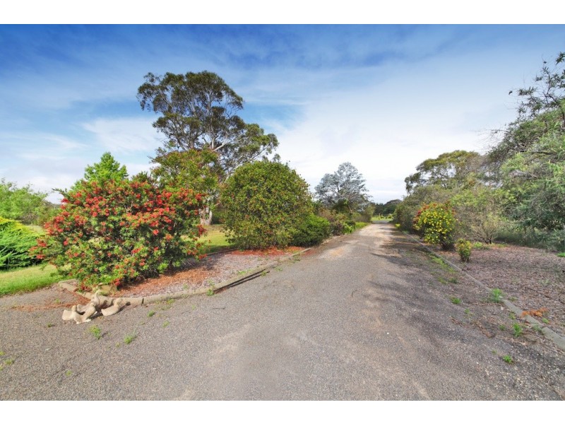 15 Coates Rd, Hill Top NSW 2575