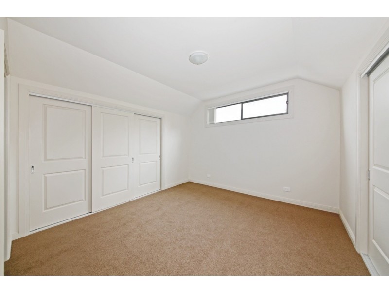 Terrace 2 115 Menangle Street, Picton NSW 2571