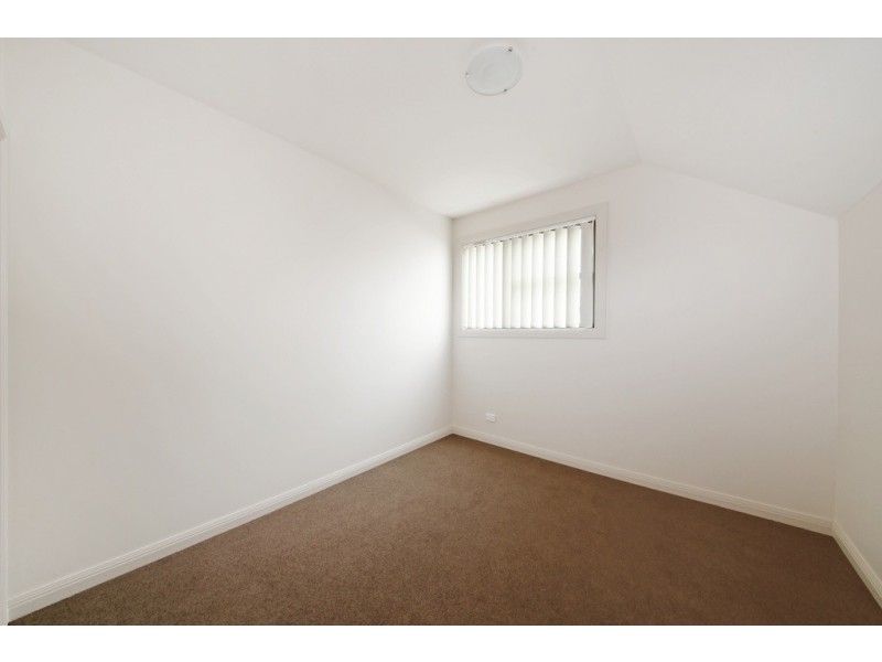 Terrace 2 115 Menangle Street, Picton NSW 2571