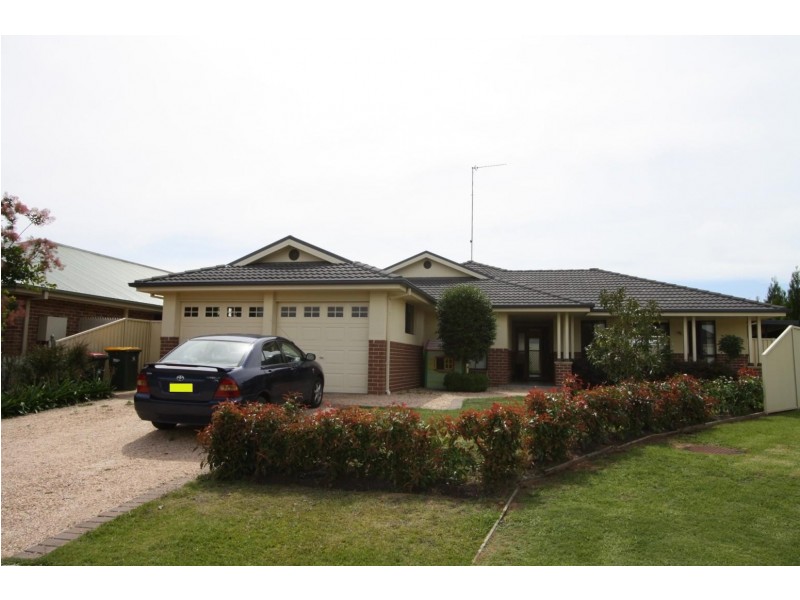18 Ayrshire Garden, Picton NSW 2571