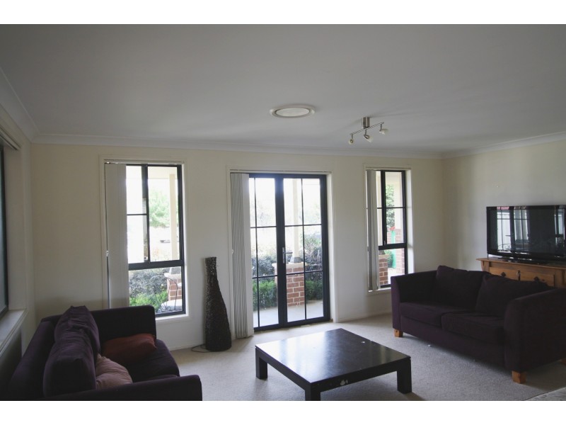 18 Ayrshire Garden, Picton NSW 2571