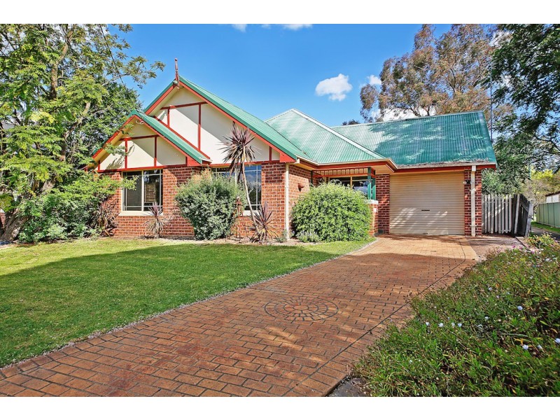 5 Baroo Street, Thirlmere NSW 2572