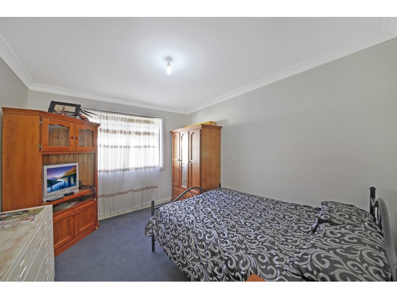 8 Station Street, Thirlmere NSW 2572